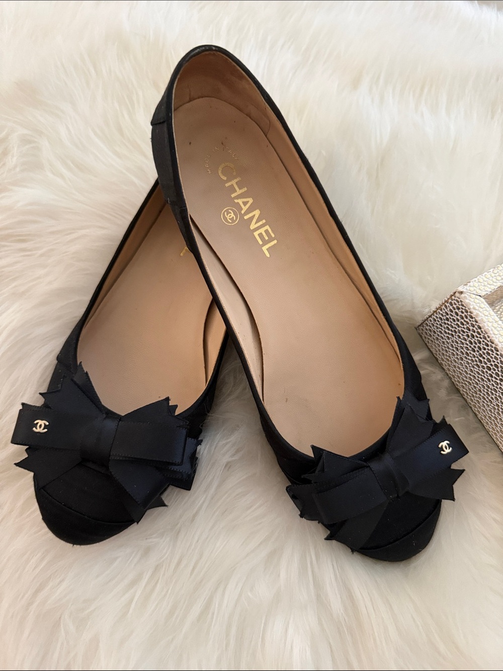 CHANEL Black Ribbon Bow Ballet Flats size 40 2007